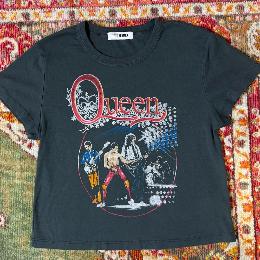 Daydreamer LA Queen Tee
